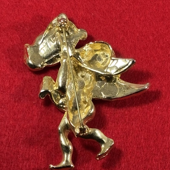 Vintage Cherub Putti Cupid with Arrow Brushed Gold Tone Brooch Cottagecore - Picture 2 of 3